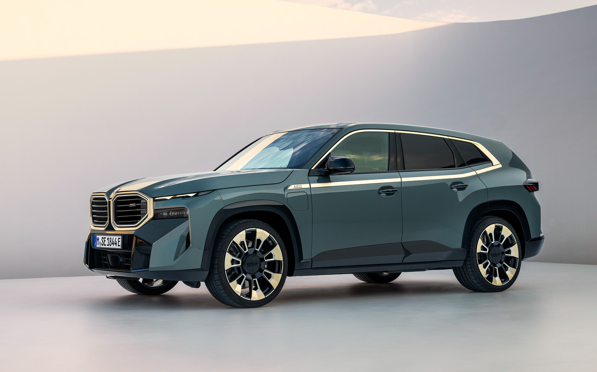 ข้อมูลอย่างเป็นทางการของ 2023 BMW XM